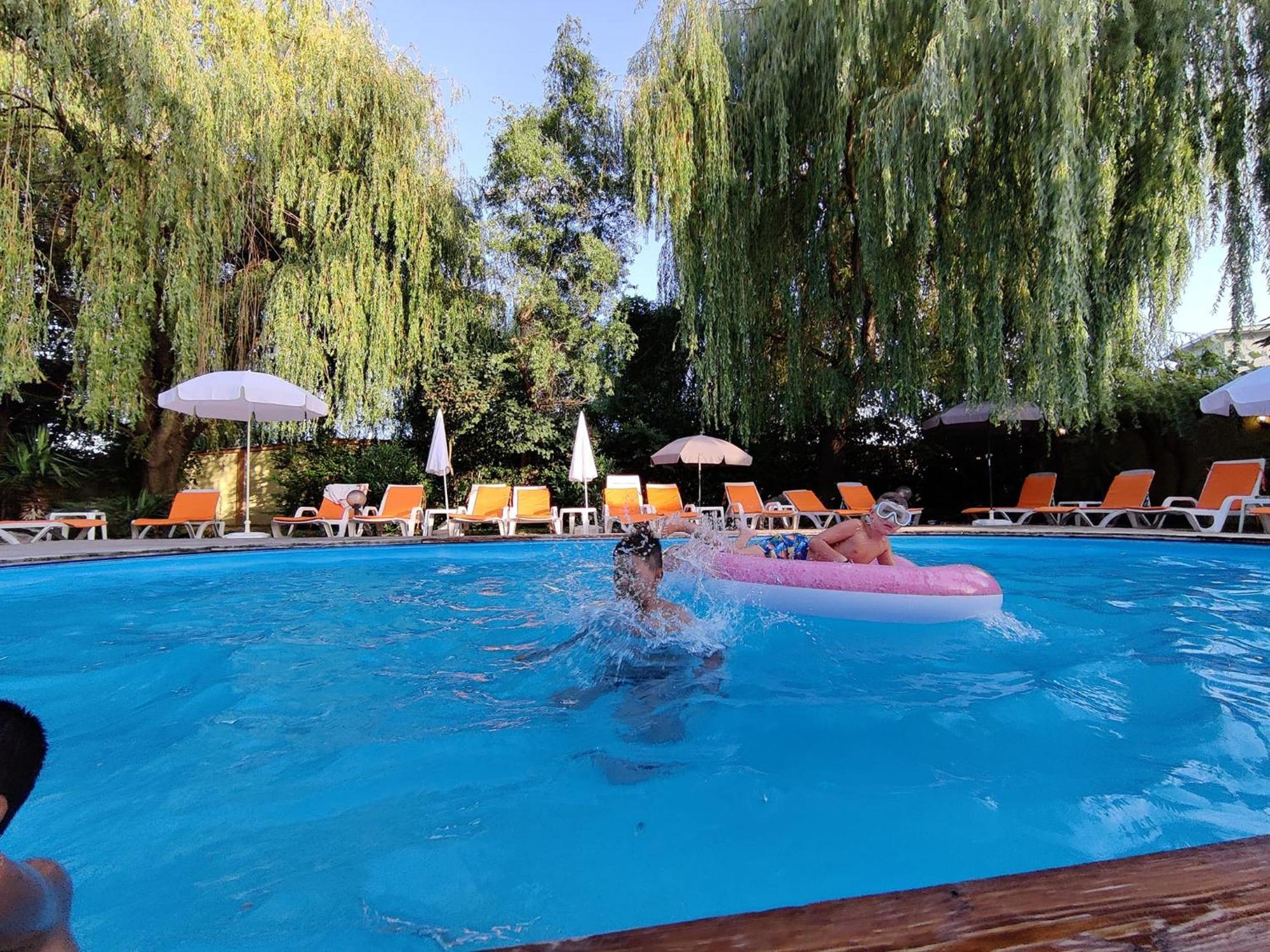 Family Hotel IV Velingrad Exterior photo